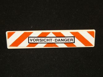Absperrschranke mit Aufdruck Vorsicht-Danger Absperrschranke mit Aufdruck Vorsicht-Danger