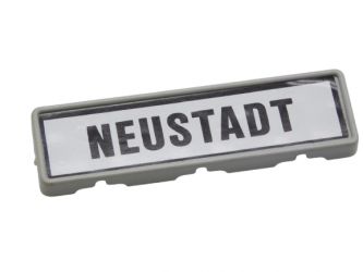 Schild Bahnhof Neustadt Hälfte Schild Bahnhof Neustadt Hälfte