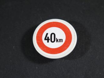 {titel} {titel}