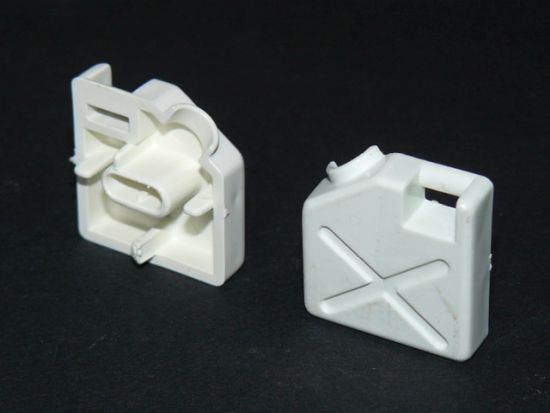 Benzinkanisterhälfte Benzinkanisterhälfte